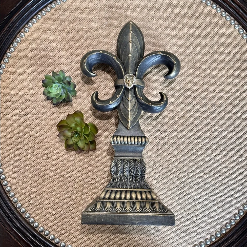 Fleur de Lis Finial Sculpture - Picture 7 of 12